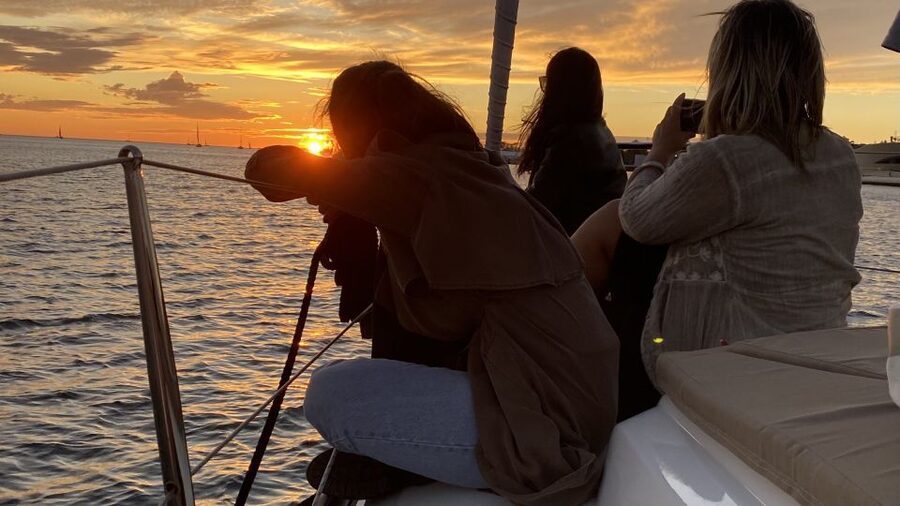 Lisbon: Sunset Cruise with Drinks - Neighborhood watching from the Tagus: Bairro Alto, Alfama, and the hills