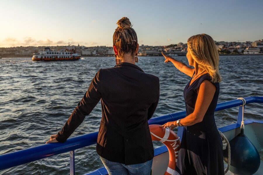 Lisbon: Sunset Cruise with Live DJ and Drinks - Key things to know before you go