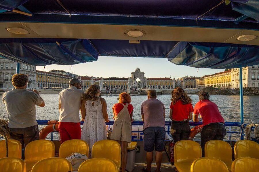 Lisbon: Sunset Cruise with Live DJ and Drinks - The route: passing Alfama to Belém, then crossing toward Cristo Rei