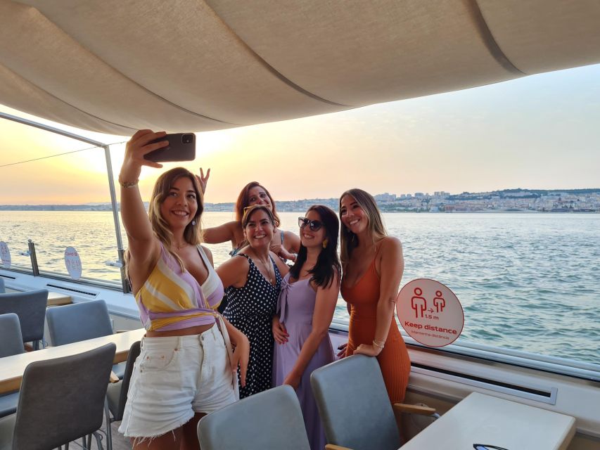 Lisbon: Sunset Cruise with Welcome Drink and Snacks - Key things I’d bank on