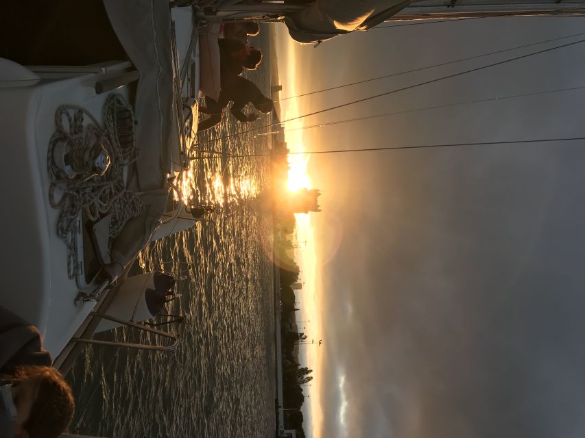 Lisbon Sunset Sailing – Small Group (max 10) Wine & History - Getting on board at Doca de Santo Amaro, Gate 1