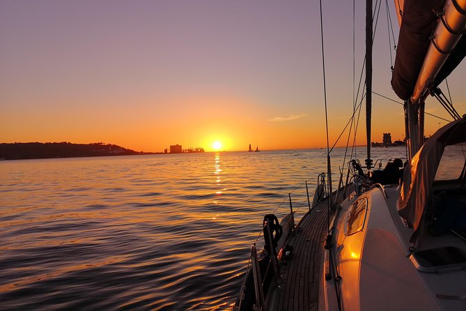 Lisbon Sunset Sailing Tour on Luxury Sailing Yacht with 2 Drinks - Timing and weather: why sunset cruises feel different in January and September