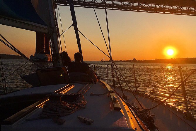 Lisbon Sunset Sailing Tour with White or Rosé Wine and Snacks - From Izanagi dock to the Tagus, what the timing feels like