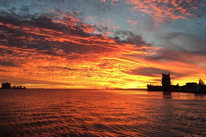 Lisbon: Sunset Sailing with Portuguese Wine and History - Getting to Docas de Santo Amaro and boarding without stress