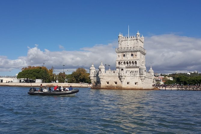 Lisbon: Sunset SpeedBoat Tour - Cristo Rei from the south bank, then a real sunset pause with Moscatel
