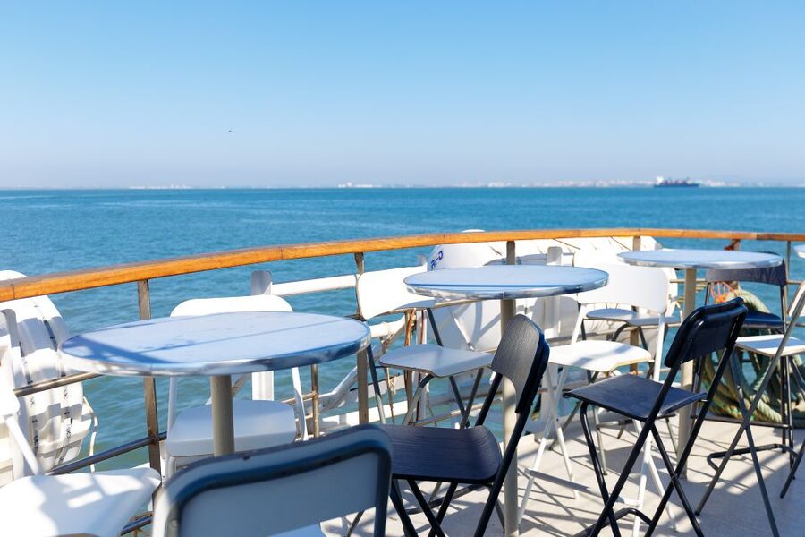 Lisbon: Tagus River Cruise With Brunch - Who should book this Lisbon Tagus cruise with brunch