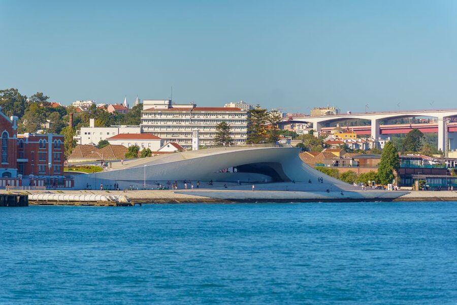 Lisbon: Tagus River Cruise With Brunch - Deck comfort and sun deck rules, the best seats are a bit of a game