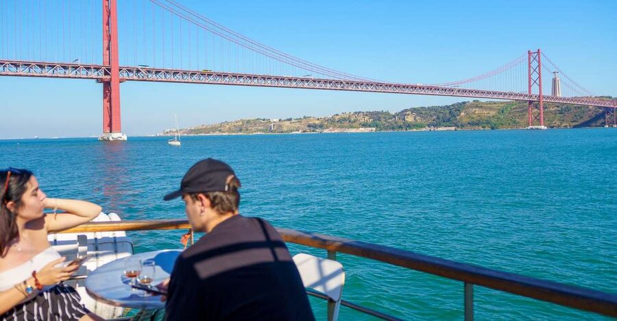 Lisbon: Tagus River Cruise with Welcome Drink - Blue Cruises app audio: how to use it without frustration