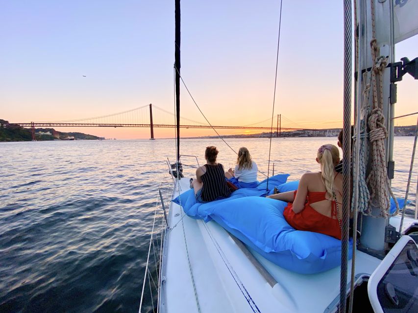 Lisbon: Tagus River Sunset Cruise with Drinks - The MAAT and 25 de Abril Bridge photo run, perfect for one last look