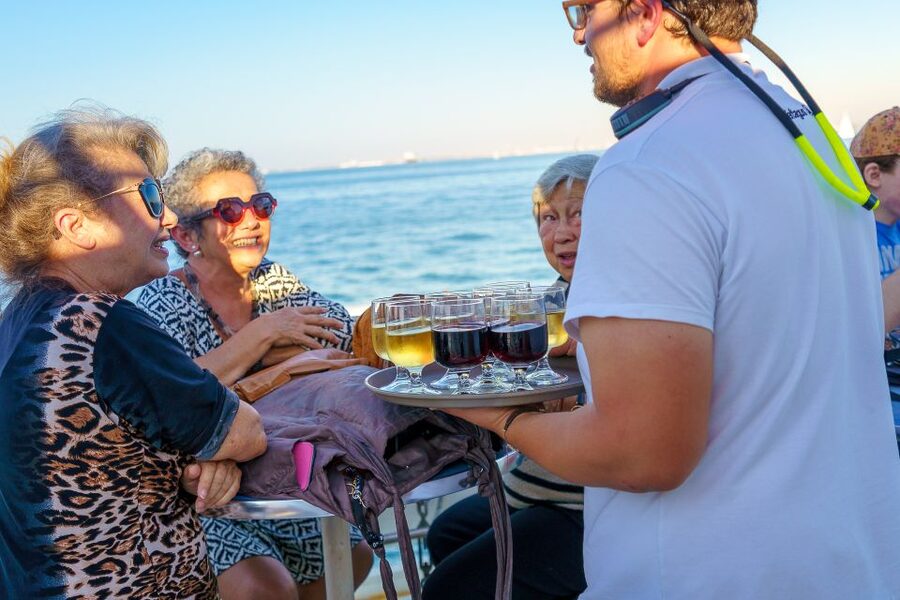 Lisbon: Tagus River Sunset Tour with Snacks and Drink - Snacks and Drinks: Good Value, But Not Dinner