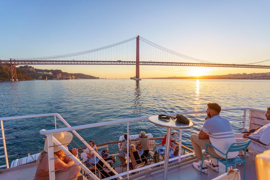 Lisbon: Tagus River Sunset Tour with Snacks and Drink - Deck Choices and Comfort: How to Avoid the Wind Surprise