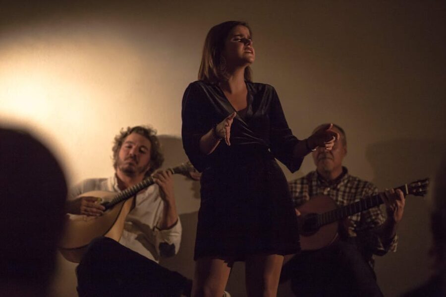 Lisbon: Tapas & Drinks with Fado Live Performance - Quick Tips to Make the Evening Go Smoothly