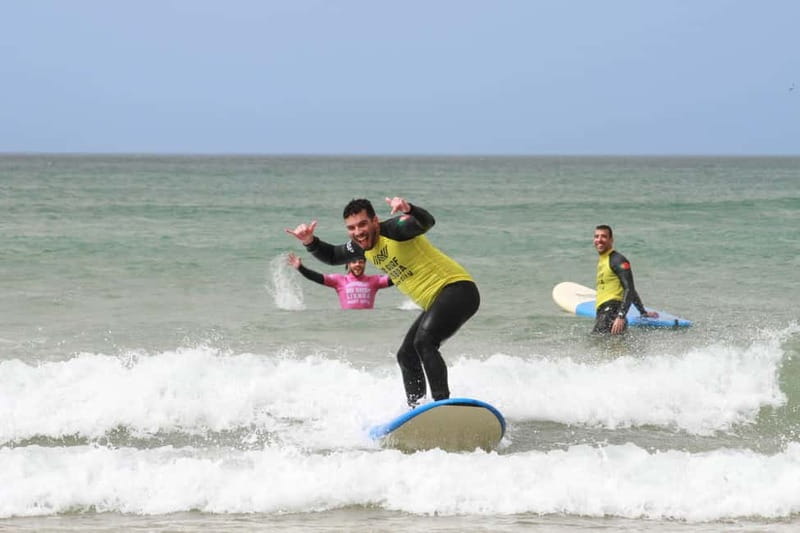 Lisbon: The Surf Instructor - surf lessons with transfer - Equipment and included extras that reduce your hassle