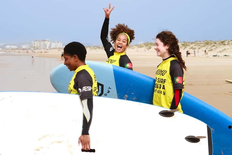 Lisbon: The Surf Instructor - surf lessons with transfer - What about the photographer and photos after?