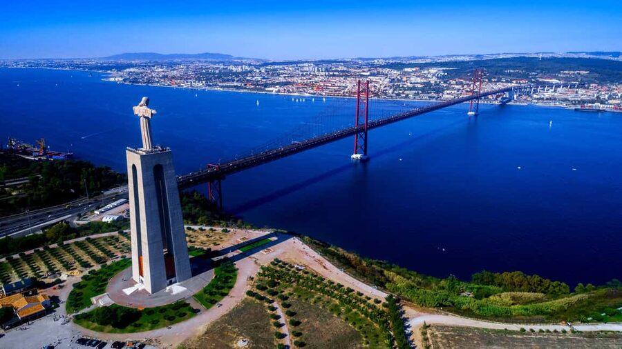 Lisbon Tour: Cristo Rei, Belem, São Jorge Castle, 360°View. - Cristo Rei: The Photo Stop That Becomes the Main Event