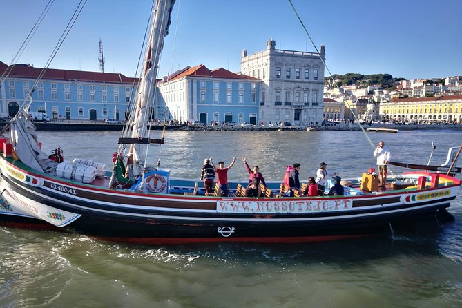 Lisbon Traditional Boats - Express Cruise - 45min - The simple route: the river loop and what you actually see