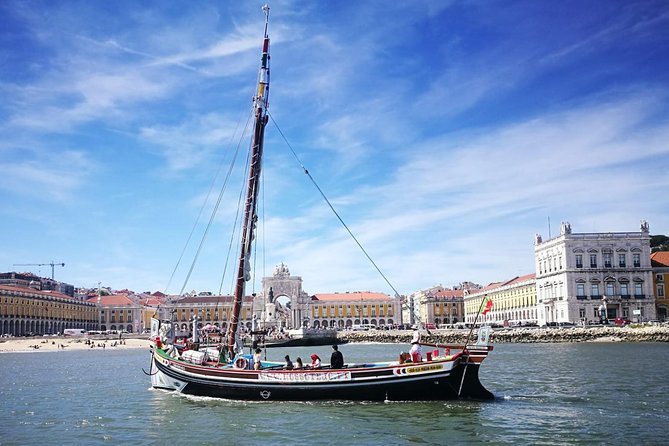 Lisbon Traditional Boats - Express Cruise - 45min - Getting on board near Estação Sul e Sueste