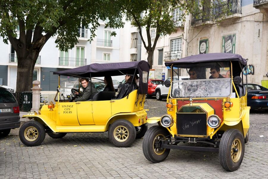 Lisbon: Tuk Tuk City tour with vintage car - Meeting at Hard Rock Cafe Lisboa, then rolling into Lisbon