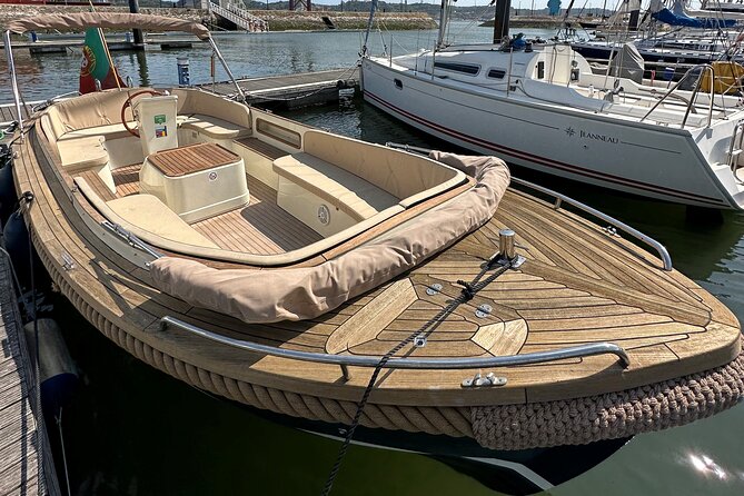 Lisbon: Vinho Verde Wine Premium Boat Experience - Why This Lisbon Boat Cruise Feels Easy, Even in Bad Weather