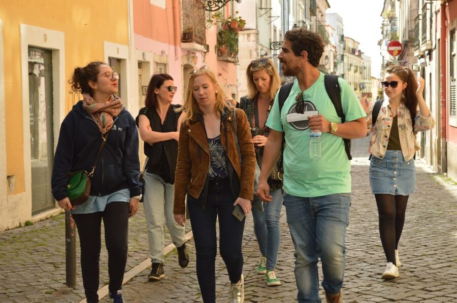 Lisbon: Walking Tour in the Center (Max 12 Participants) - Chiado and Praça Luís de Camões, Poet Streets to Real Life