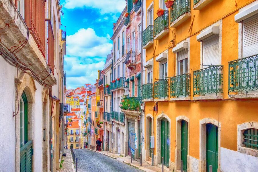 Lisbon with Tukxi: From East to West Private Tour by Tuk Tuk - Carmo Convent and the Finish: A Meaningful Ending Point