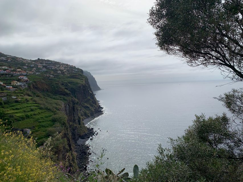 Madeira: 4 hours Open Roof Jeep tour in Central Madeira - Flora, fruit, and history stops you’ll remember longer than photos