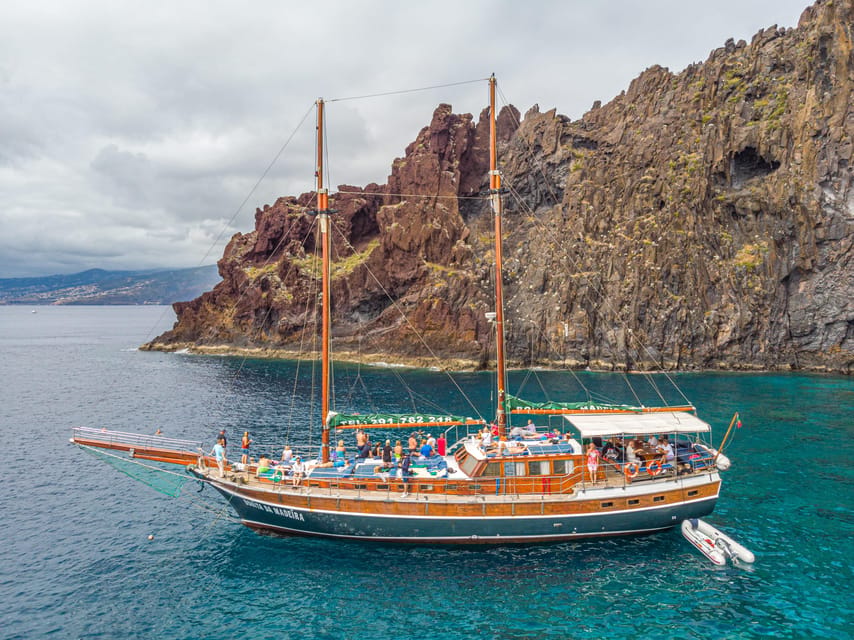 Madeira : 5 hour East Coast boat excursion - Lunch, Madeira wine, and what the onboard meal really is