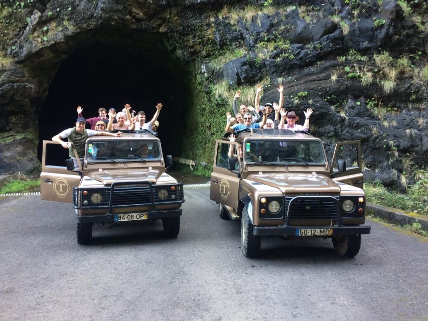 Madeira: Arieiro, Santana, Ponta de São Lourenço Jeep Tour - Jeep off-road in Faial, the fun kind of challenging