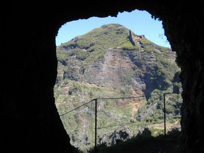 Madeira: Full-Day Pico Ruivo / Achada do Teixeira Walk - Ascending to Pico Ruivo: the summit moment you earn