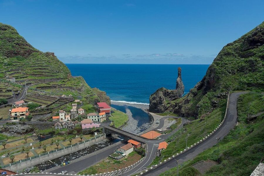 Madeira: Full-Day Porto Moniz Jeep Tour - Off-road between ocean and mountain