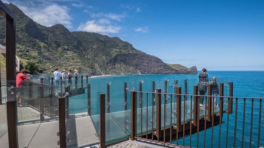 Madeira Funchal:East Tour Pico Arieiro & Santana&Laurissilva - Santana’s Thatched Houses and Faial’s Glass Walkways