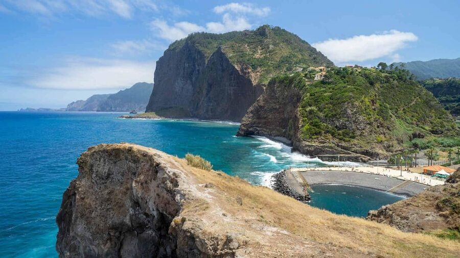 Madeira Funchal:East Tour Pico Arieiro & Santana&Laurissilva - Picking Up In Funchal: What to Expect Before You Go