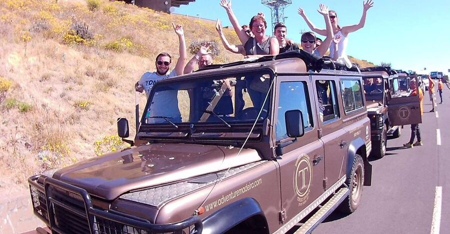 Madeira: Jeep tour Pico Areeiro, Santa Cruz and Cristo Rei - A scenic drive to the off-road zone: the moment the smooth roads end