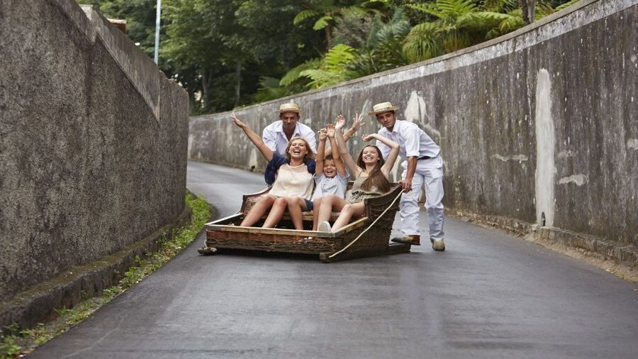Madeira: Monte Sightseeing Tour & Toboggan Sled Ride - Toboggan sled ride down to Funchal: adrenaline with local roots