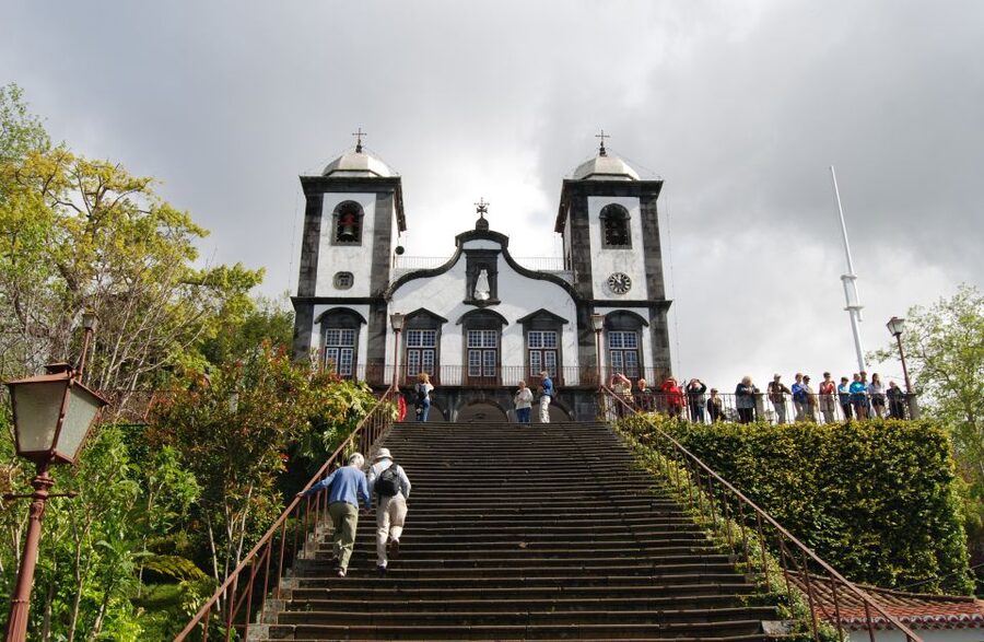 Madeira: Monte Sightseeing Tour & Toboggan Sled Ride - Monte walk to Largo da Fonte: where the views begin