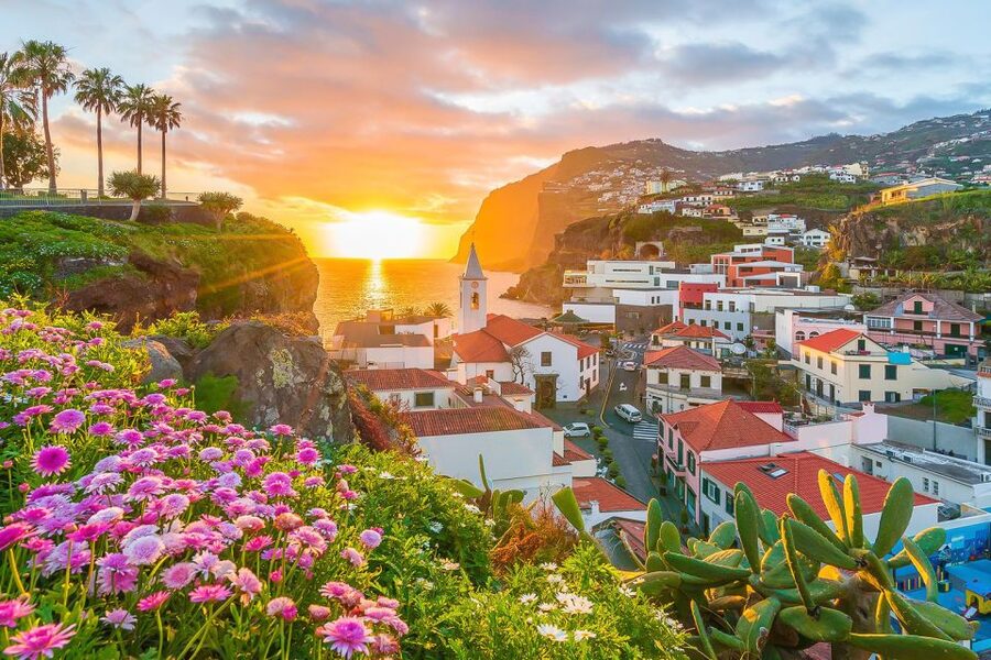 Madeira: Nuns Valley Half-Day Tour - Câmara de Lobos and poncha, the Churchill finale