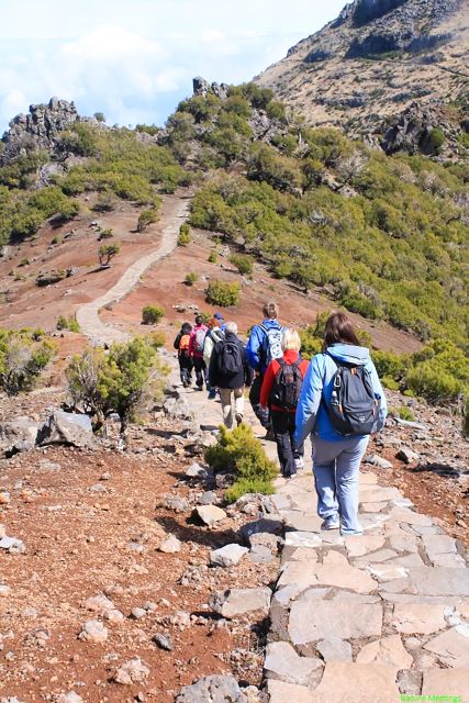Madeira: Pico Arieiro to Pico Ruivo Hike - Pico do Arieiro start: the coffee stop and the first big views