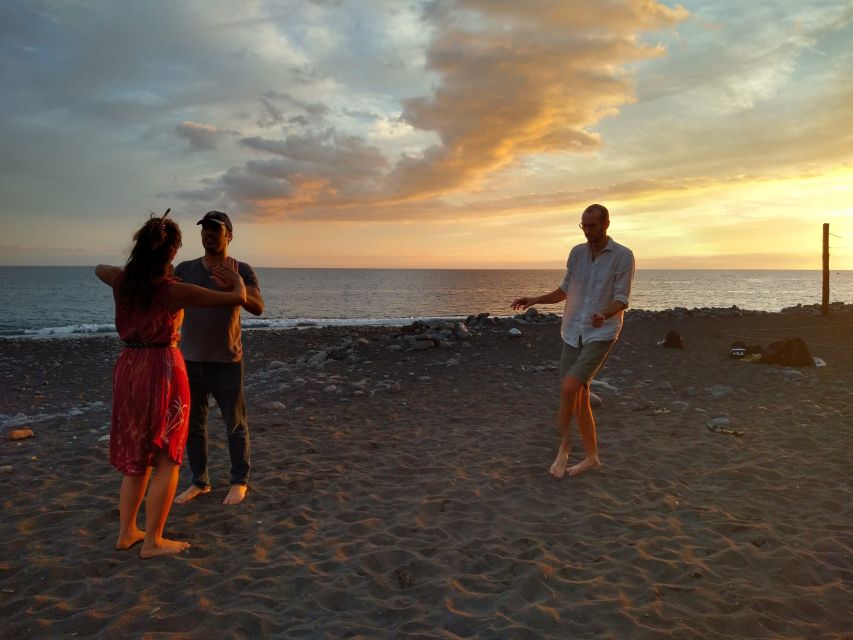 Madeira: Salsa and Bachata dance and discovery experience - The 1-hour flow: what happens after you meet
