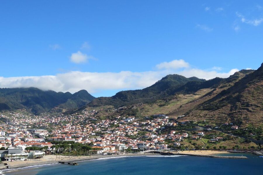 Madeira : Santana & Peaks full day tour by Open 4x4 - Portela, Eagles Rock, and Porto da Cruz: sea views with quick culture stops