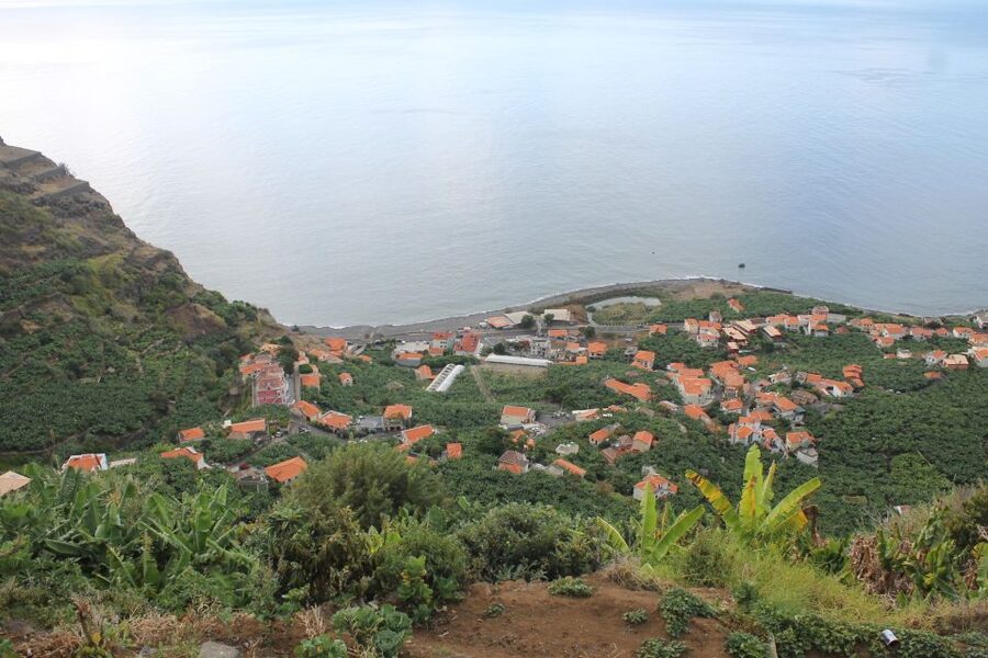 Madeira : Southwest coast, Run & Anjo´s Waterfall 4x4 Tour - Ponta do Sol and Fajã da Ovelha: terraces, fruit, and the island’s work ethic