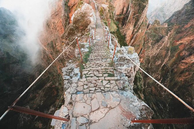 Madeira: Sunrise at Pico do Arieiro & Hike Larano trail - PR1 Stairs of Heaven, worth it, but plan around the time rule
