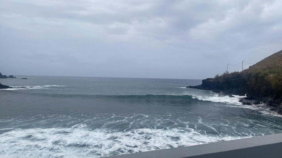 Madeira: surf lesson at Porto da Cruz - Madeira surf at Porto da Cruz: what you are really signing up for