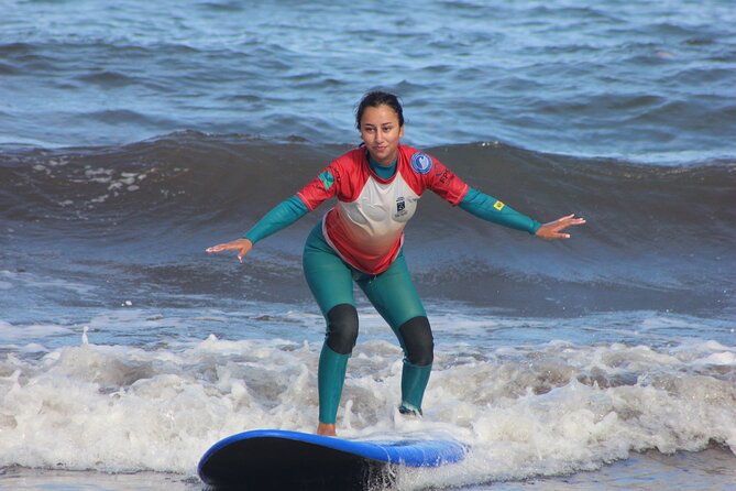Madeira Surfing Lessons - Aroundfreedom Surf School - Madeira surfing lessons: what makes this one work