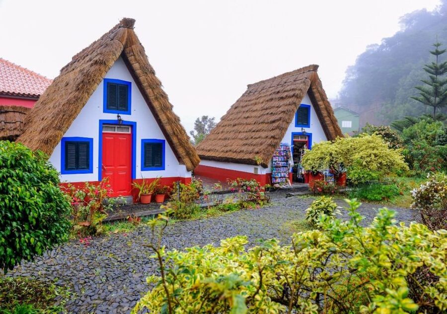 Madeira tour- Santana - Full Day - A full day that covers Madeira’s “big moods” by car