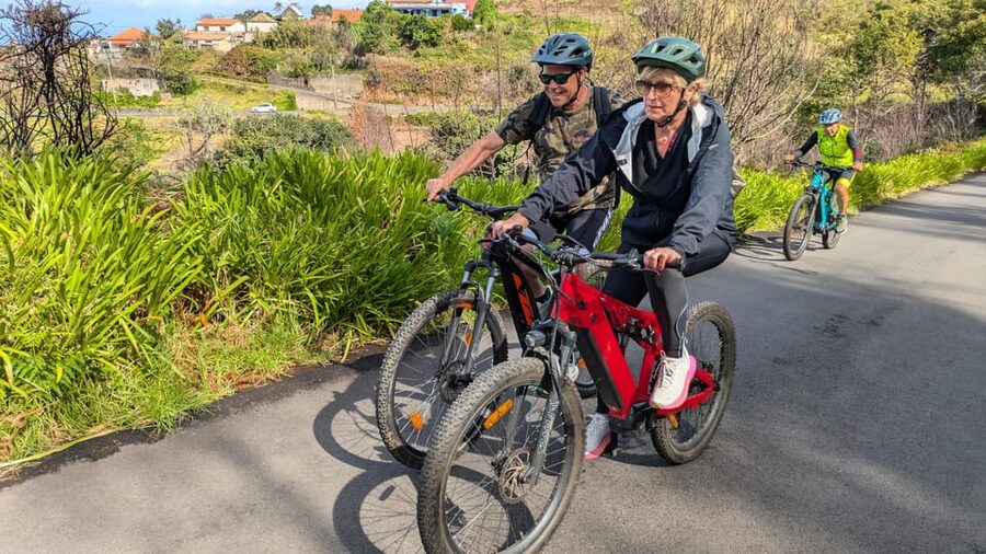 Madeira West coast: Guided Sightseeing E-Bike Tour - Miradouro do Fio: Madeira’s westmost viewpoint and the two-weather effect