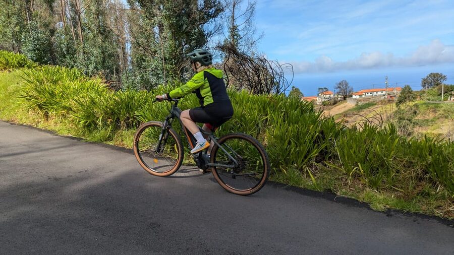 Madeira West coast: Guided Sightseeing E-Bike Tour - Bikes, pace, and what “quiet roads” really means