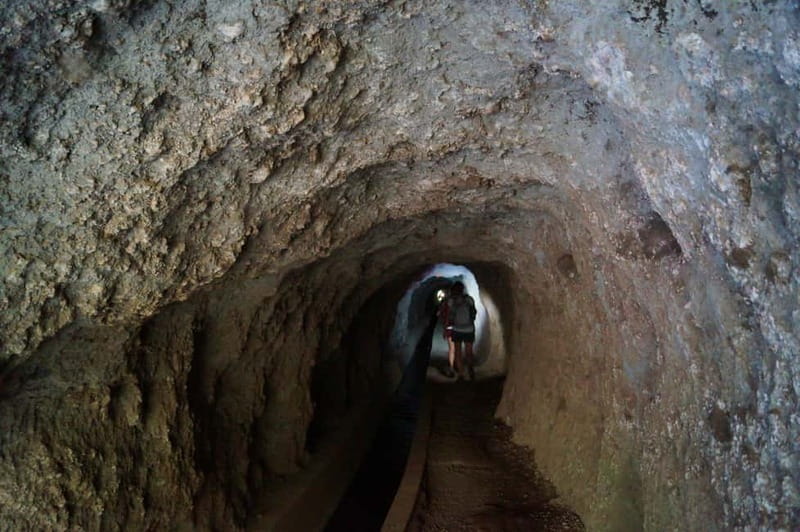 Madeira: Wet your hair in the amazing Levada Nova / Moinhos - How the guide keeps you moving, like Nelio-style and Emilio-style