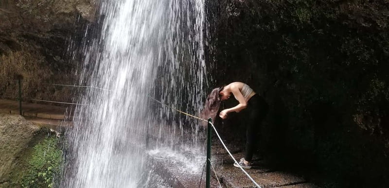 Madeira: Wet your hair in the amazing Levada Nova / Moinhos - Getting picked up and fueled before the trail