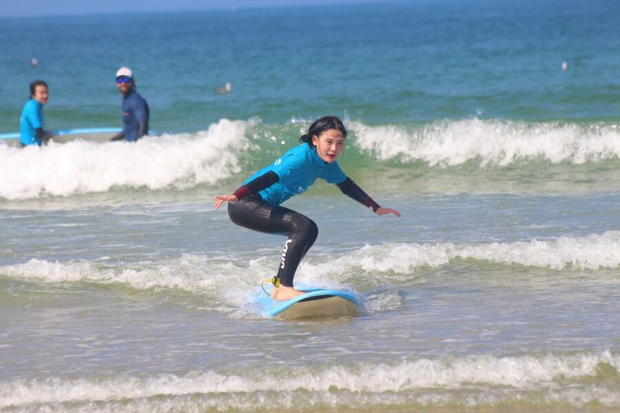 Matosinhos: Surfing Lesson with Equipment - Where to meet, and how to get there by bus or metro