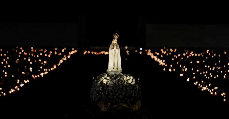Night pilgrimage to Fatima with candle procession - From Lisbon to Fátima at night, with the right pace